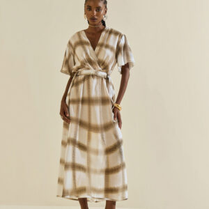 Vestido Morena Rosa Ajustado Decote Transpassado