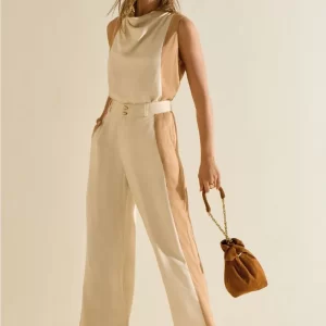 Regata Morena Rosa Solta Gola Alta Padrão Bege