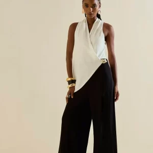 Macacão Morena Rosa Ajustado Decote V Sem Manga Longo Preto